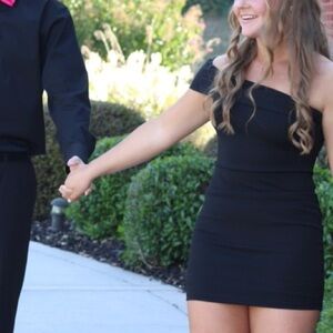 Hoco dress! Black w/ one sleeve!